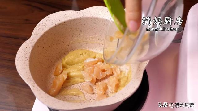 蘑菇汤怎么做好喝，浓郁甘甜奶香十足（蘑菇汤怎么做嫩滑鲜美）