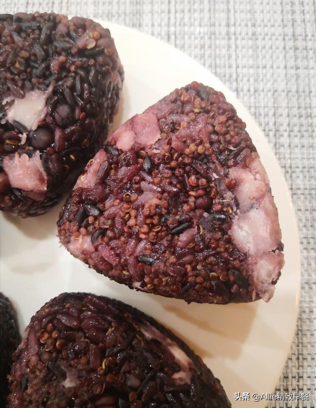 百合怎么炒好吃，炒百合怎么炒最好吃（百合炒之前要先处理一下）