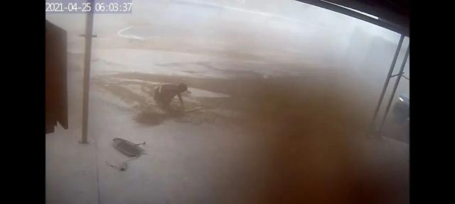 厦门岛内突发事故，一男子当场身亡