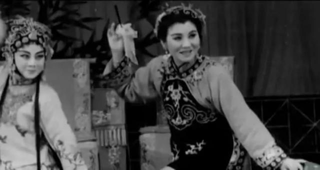 巩汉林回忆赵丽蓉离世，1999年赵丽蓉被肺癌折磨的痛不欲生