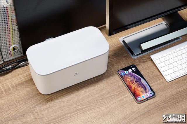 桌面抽屉式收纳盒竖着，桌面整齐不再凌乱