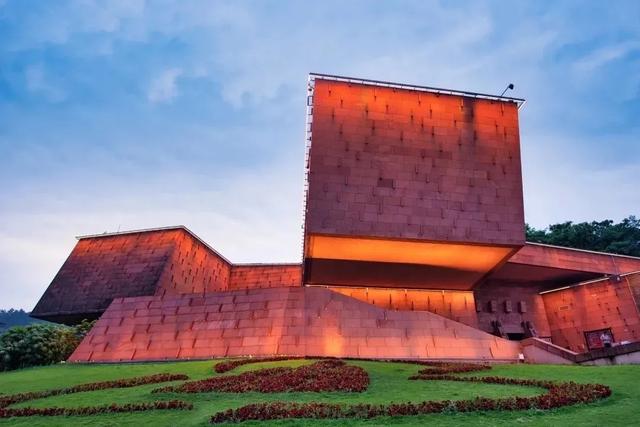 乐山大佛博物馆，这个月去乐山大佛旅游攻略图