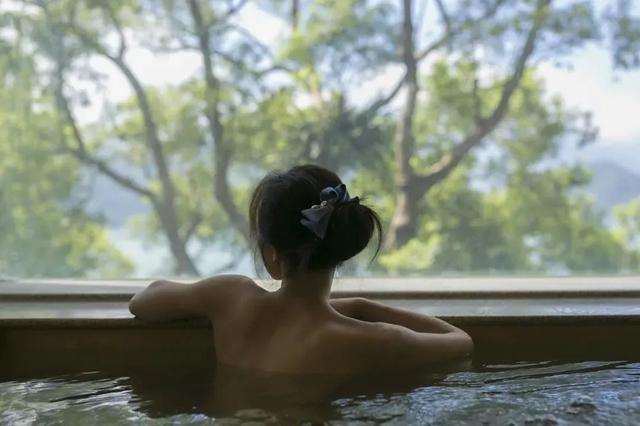 这个节日要泡汤了！你给女朋友带什么？ 女朋友过生日送什么礼物好