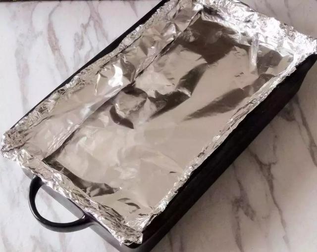 如何使用锡纸的正反两面，烧烤都会用到的一张纸