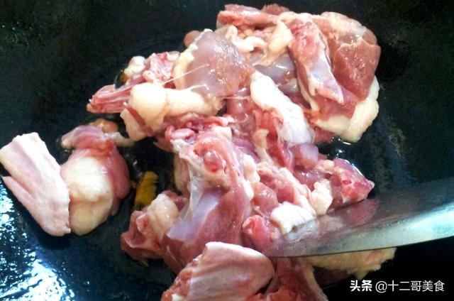 菠萝炒鸭片详细做法，菠萝炒鸭片的详细制作教程