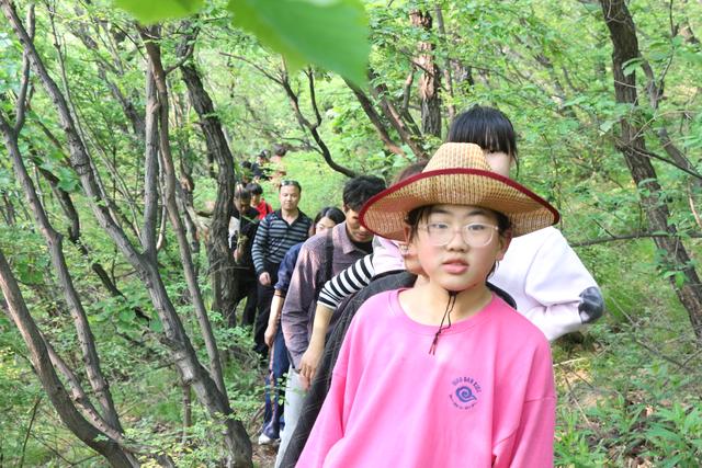 怎样不晕车小妙招，15个小妙方保您旅途一路顺风不再晕车（如何不晕车小妙招）