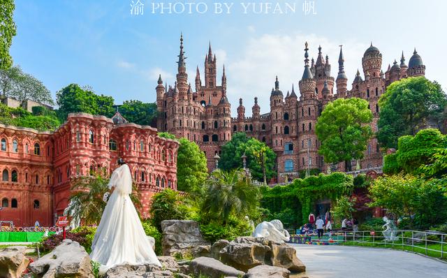 洪崖洞旅游攻略，重庆洪崖洞旅游攻略大全（洪崖洞游览指南请你查收）