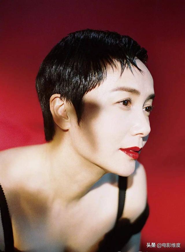 蒋雯丽年轻时的颜值，出道后惊艳了30年