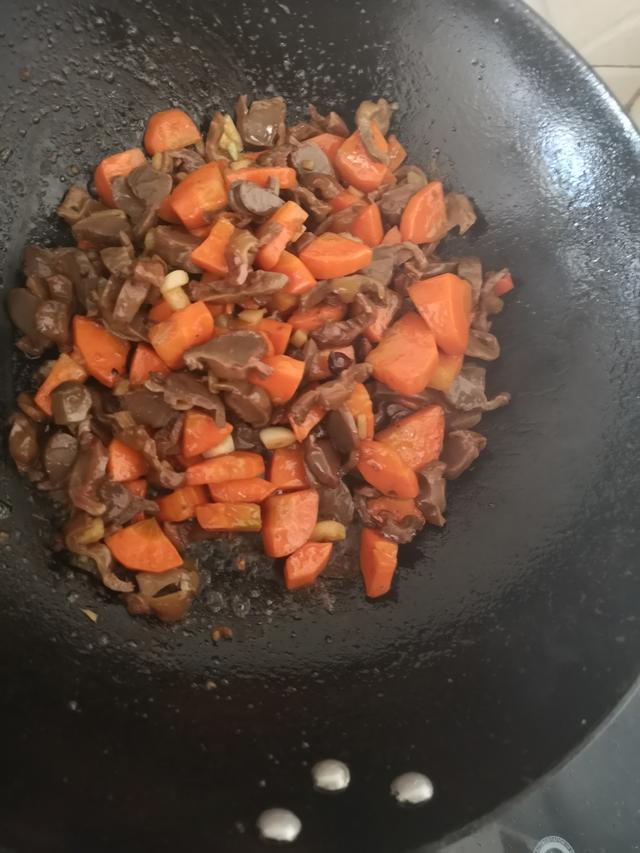 鸡胗的家常做法，鸡胗都有哪些家常做法（鸡胗最过瘾的家常做法）