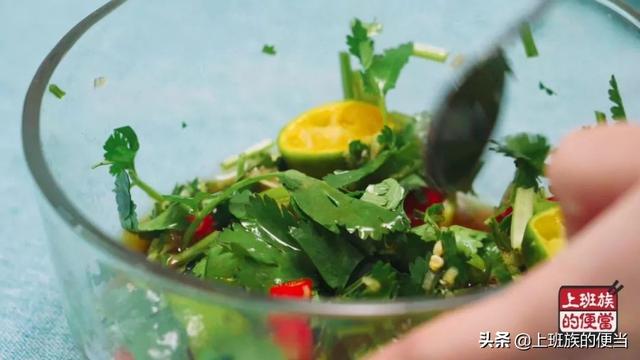 海南椰子鸡怎么炖，海南人这样炖鸡太清甜了