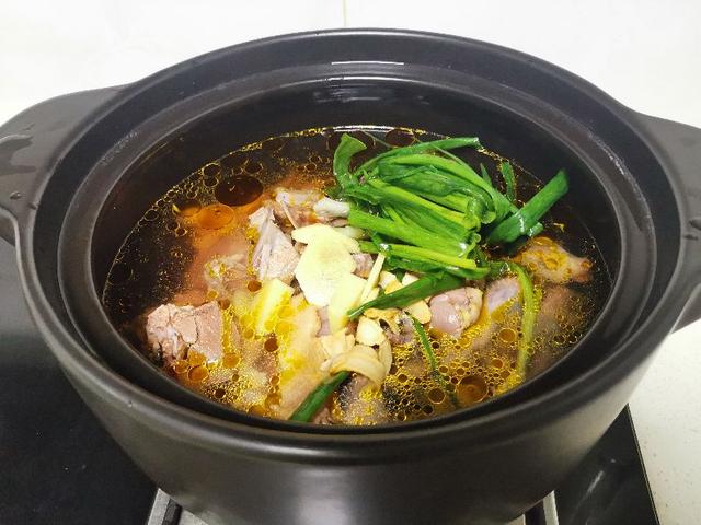 鸽子鸡汤怎么炖才有营养，营养不流失