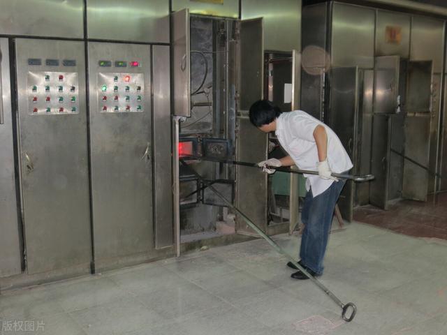 殡仪馆一般怎么招人，想进殡仪馆工作好进吗
