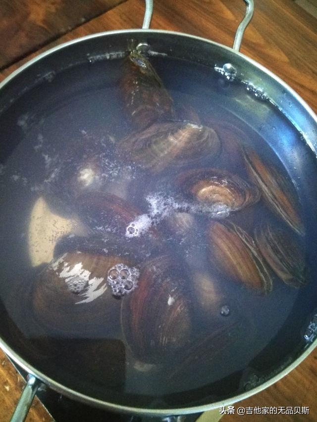 海蚌怎么做好吃，你知道河蚌怎么做才好吃吗（闽菜双绝之鸡汤氽海蚌怎么做才好吃）