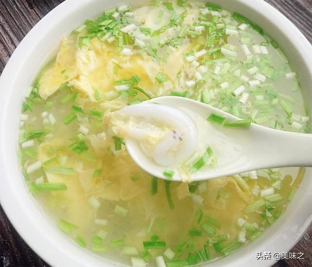 鸡蛋汤怎么做好吃，鸡蛋汤怎么煮才好吃又营养（做蛋花汤好吃有诀窍）