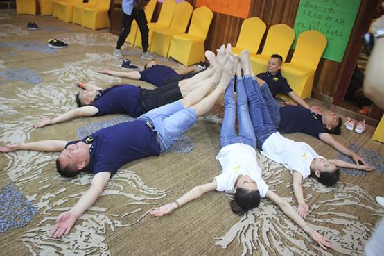 适合聚餐团建游戏，拓展团建趣味办公室聚会破冰热身小游戏