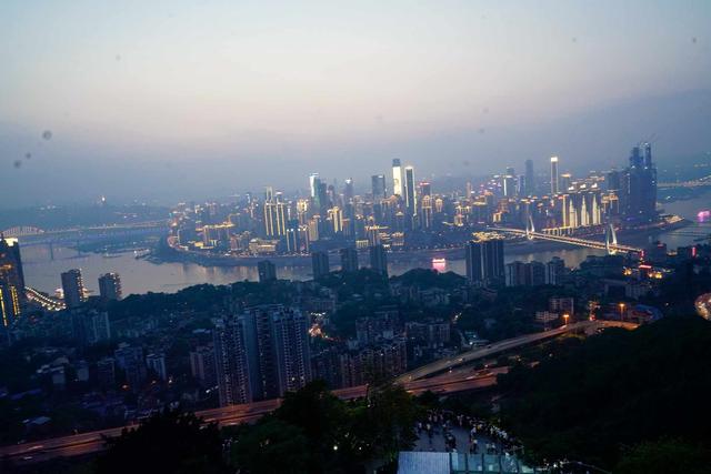 重庆旅游攻略一日游必去十大景点，重庆不得不去的12个旅游地