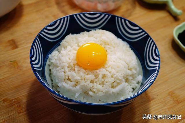 最简单的酱油炒饭，最简单酱油炒饭的做法（简单朴实的酱油蛋炒饭）