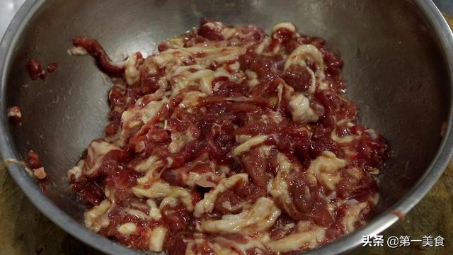 炒孜然羊肉的家常做法，孜然羊肉怎么做最好吃又嫩不油炸（这道孜然炒羊肉做法简单）