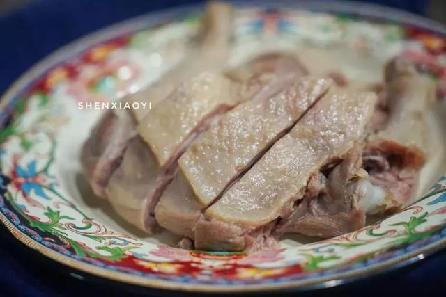 南京盐水鸭怎么吃，正宗南京盐水鸭的吃法（大叔家的南京食谱：盐水鸭腿）