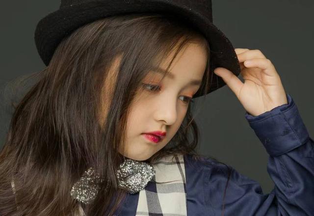 风起霓裳幼年琉璃扮演者，小琉璃10岁就长相太萌