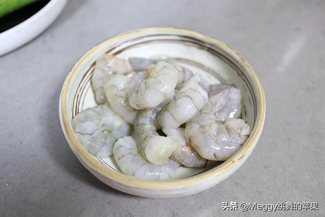 海蜇真的超美味，这菜只在陆地长