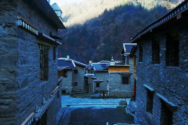 川西旅游攻略理塘，除了被丁真带火的理塘