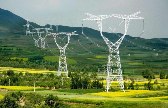 央企和公务员哪个好，央企公务员哪个好（公务员2：1险胜）