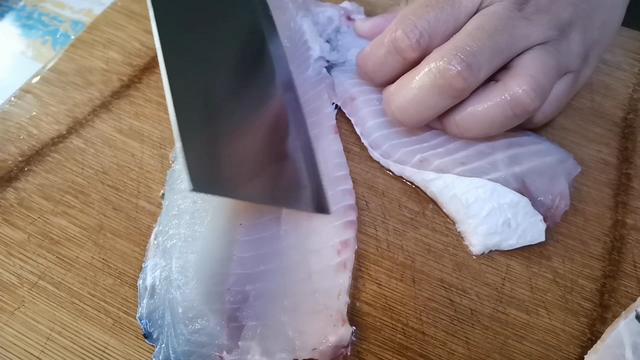 美食制作柠檬鱼，比清蒸鲈鱼还好吃的柠檬鱼