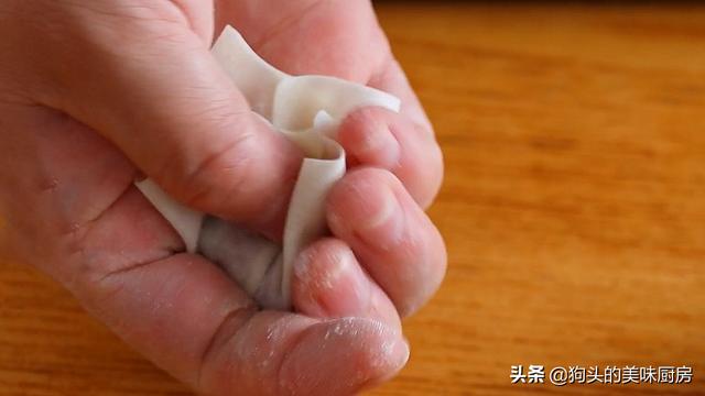 关于馄饨做法及配料最简单教程，鲜肉馄饨这样做调料