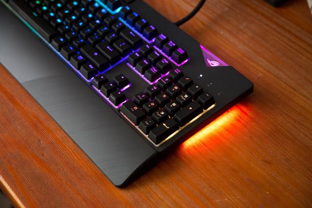 rog机械键盘白色，ROG龙神3代白色版水冷加入618大促