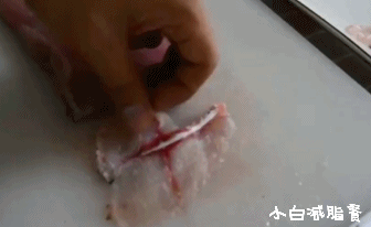花斑鱼怎么做好吃，花斑鱼切片怎么做（加盐和料酒就错啦）