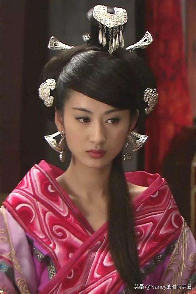 宋轶胡歌谁最强，30岁的宋轶凭什么成为万千少男的女神