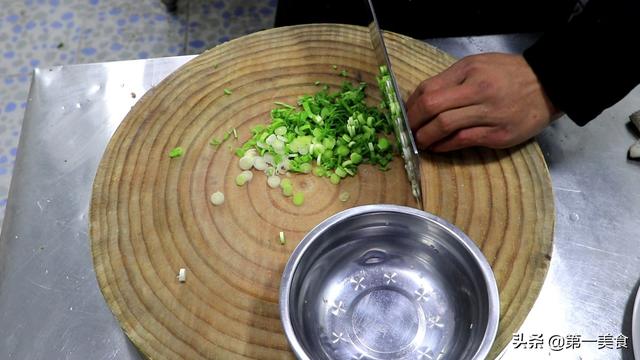 蚂蚁上树的家常做法，蚂蚁上树12种做法大全（家常版蚂蚁上树的做法）