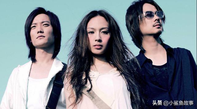 飞儿乐队主唱被踢原因，飞儿乐队主唱为什么被踢出（飞儿乐团女主唱Faye含泪回应被踢走）