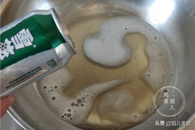 蒸鱼用热水还是冷水，清蒸鱼要开水还是凉水蒸（清蒸鱼冷水还是热水下锅）