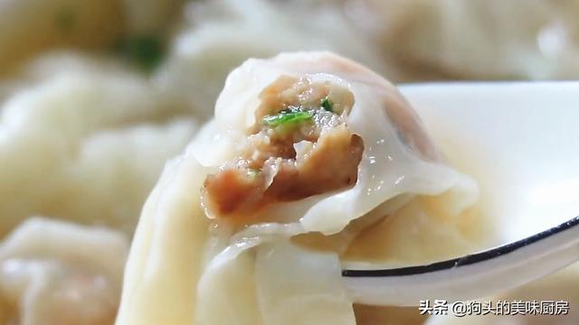 关于馄饨做法及配料最简单教程，鲜肉馄饨这样做调料