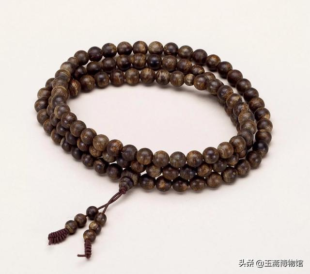 珍贵的绿色佛珠拍卖记录，没想到一串佛珠竟然卖到100万