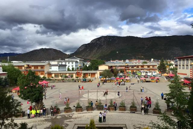 云南省迪庆香格里拉在地图位置，云南省<迪庆藏族自治州篇>