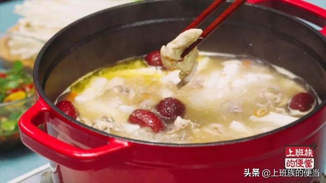 海南椰子鸡怎么炖，海南人这样炖鸡太清甜了