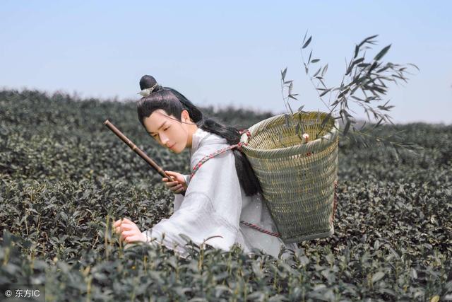 李白最著名的十首诗，关于李白远大抱负的古诗（李白10首经典诗作）