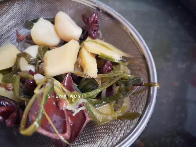 南京盐水鸭怎么吃，正宗南京盐水鸭的吃法（大叔家的南京食谱：盐水鸭腿）