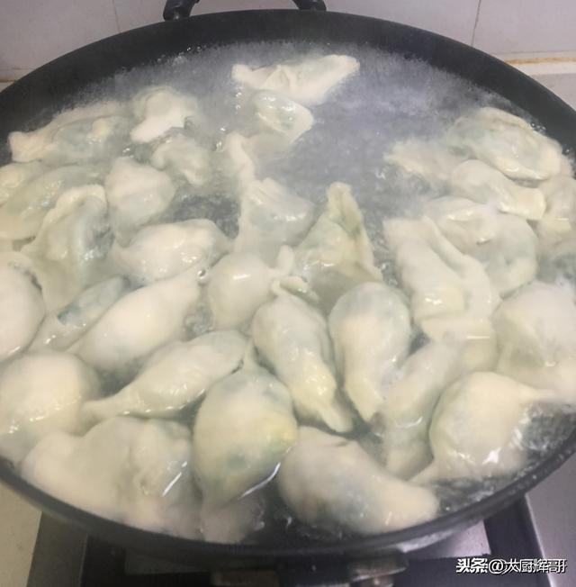 猪肉白菜饺子馅怎么调，白菜猪肉馅水饺怎么调馅最好吃