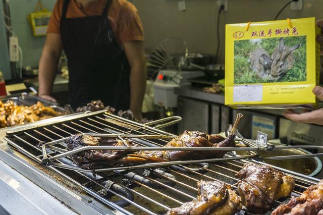 去成都必吃的一条街建设路，成都美食探店丨成都建设路美食