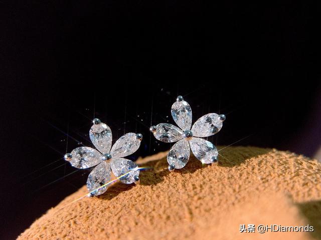 情人节礼物排行榜，情人节礼物排行榜实用大牌（情人节送什么礼物好）