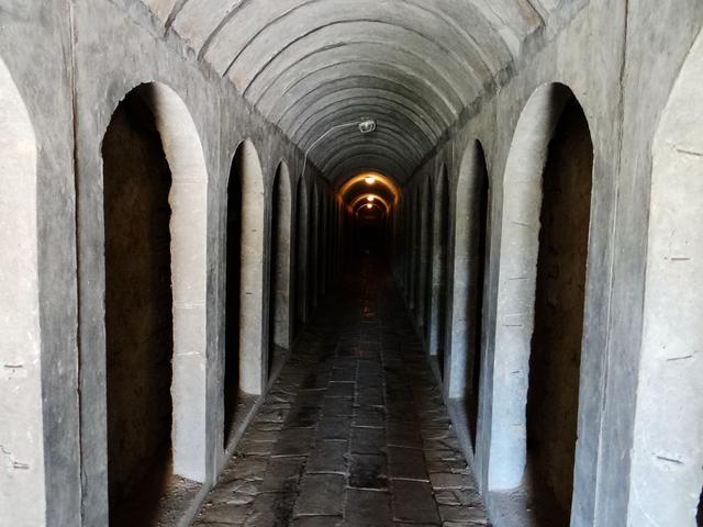 武威雷台汉墓穹窿顶，马踏飞燕横空出世