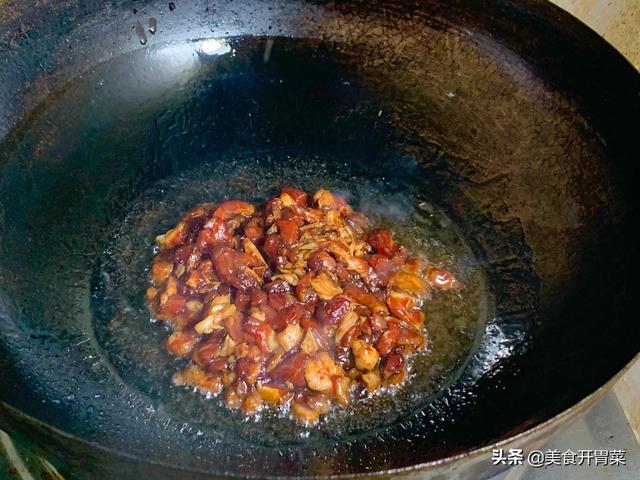 豆角怎么炒好吃又简单，如何炒豆角又好吃又好看（大厨告诉你诀窍都有啥）