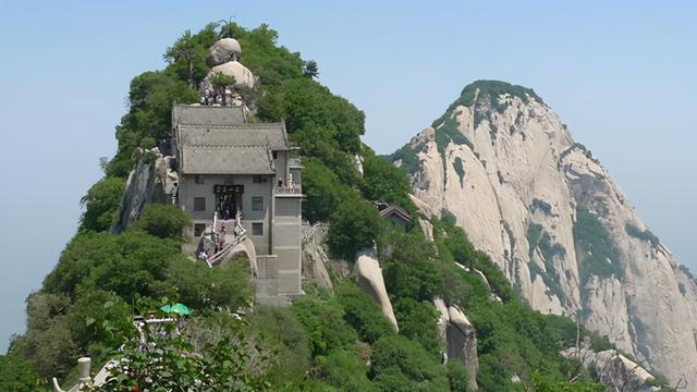 我国的名山有哪些，我国著名的大山都有哪些（震撼人心的中国10大名山）