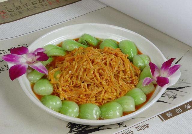 爆辣金针菇特别简单的做法，教你营养好吃的油菜扒金针菇