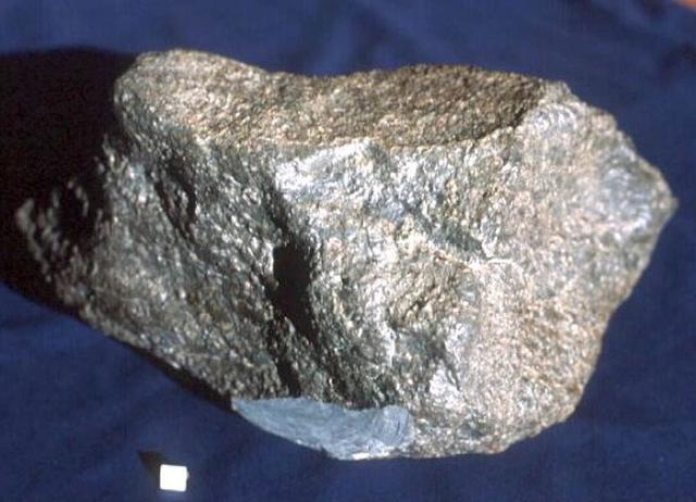 陨石的直观鉴别方法，陨石鉴伪完全手册