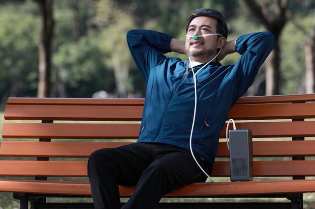 制氧机工作原理，制氧机的工作原理和注意事项（家里要购备蒙脱石散和制氧机）